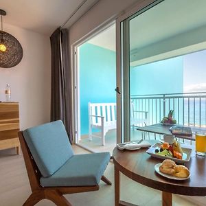 Deluxe King Ocean View